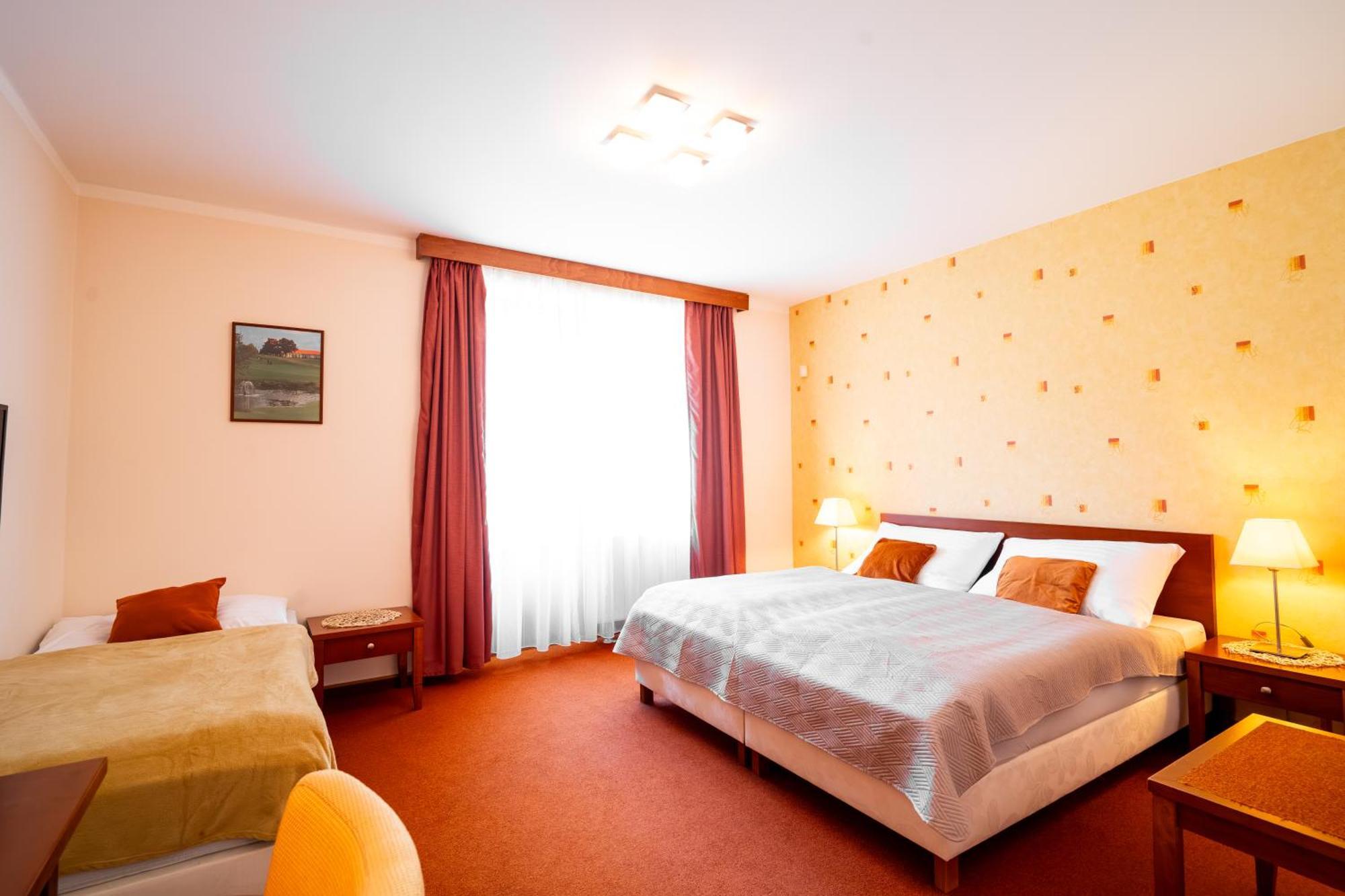 Golf Hotel Austerlitz Екстер'єр фото